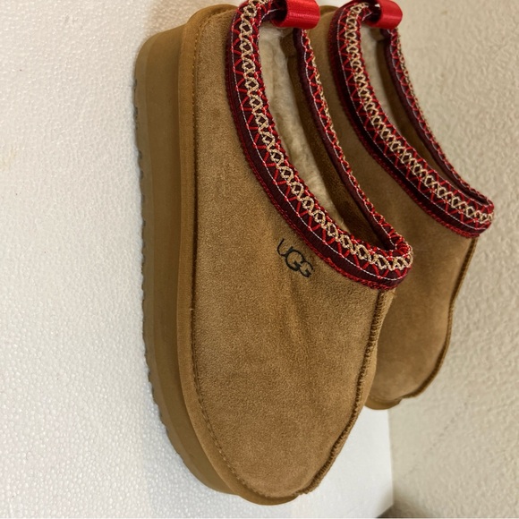UGG Tan Slippers with Red Trim - Picture 5 of 12